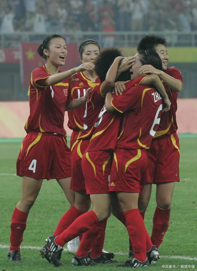 勇气无限！中国女足队员奋力拼搏！的简单介绍