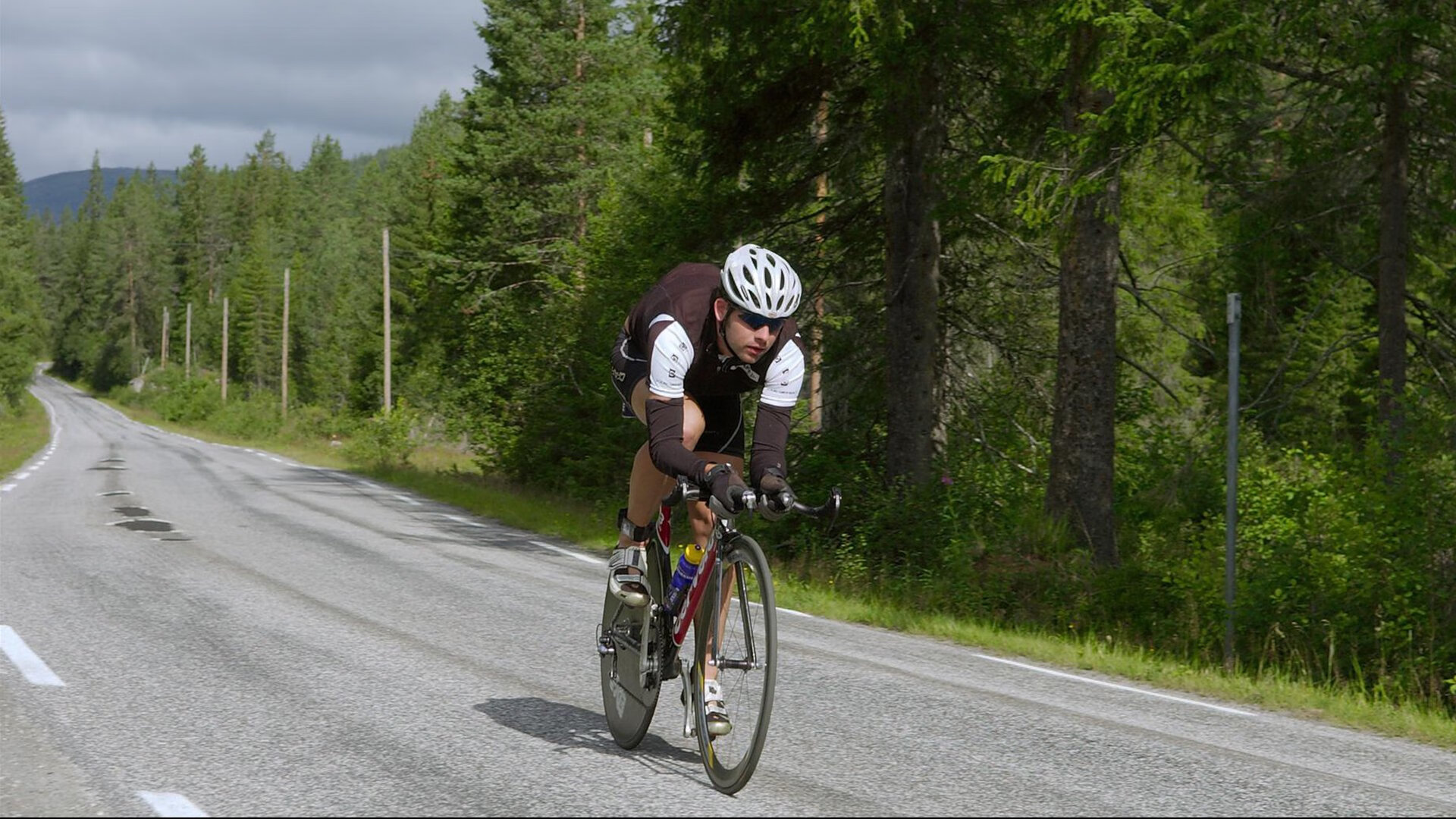 北欧棋局，孔德一手掌控丹麦对阵挪威的比赛走势