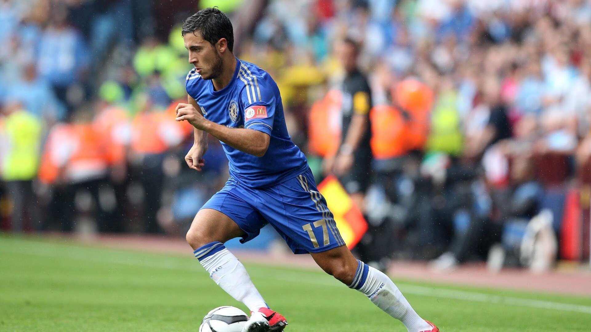 利拉德攻防两端统治，活塞主场力克尼克斯