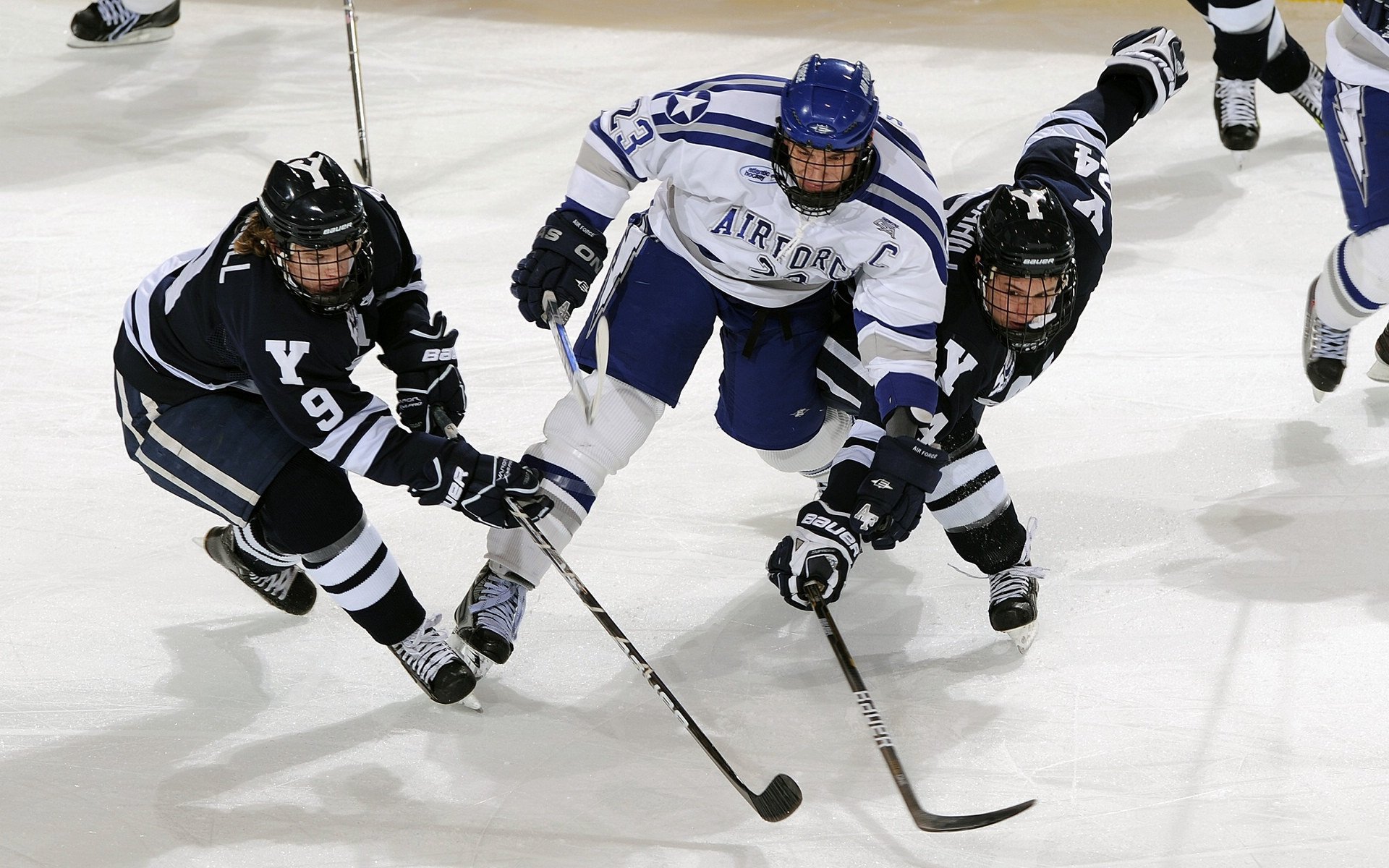 火力全开！澳大利亚式压迫让枪手窒息，阿圭罗在世界排名之战中主宰赛场
