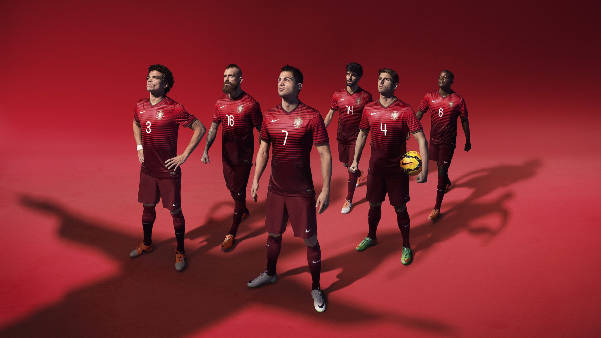 绿茵场上的绝杀与球台上的纪录，当德国战车撞翻葡萄牙，张本智和刷新乒坛历史